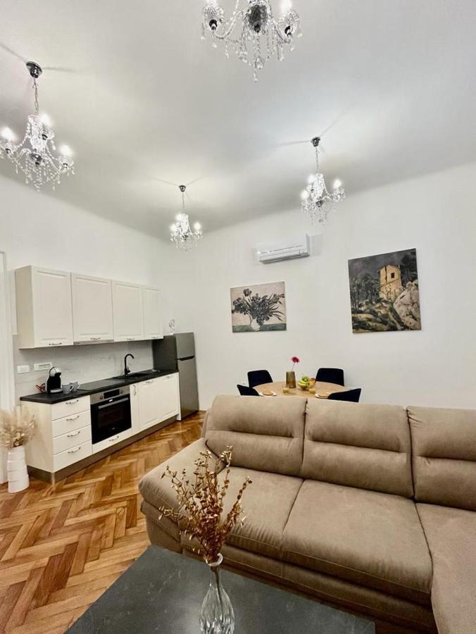 Lux Apartmans Apartment Pula Exterior photo