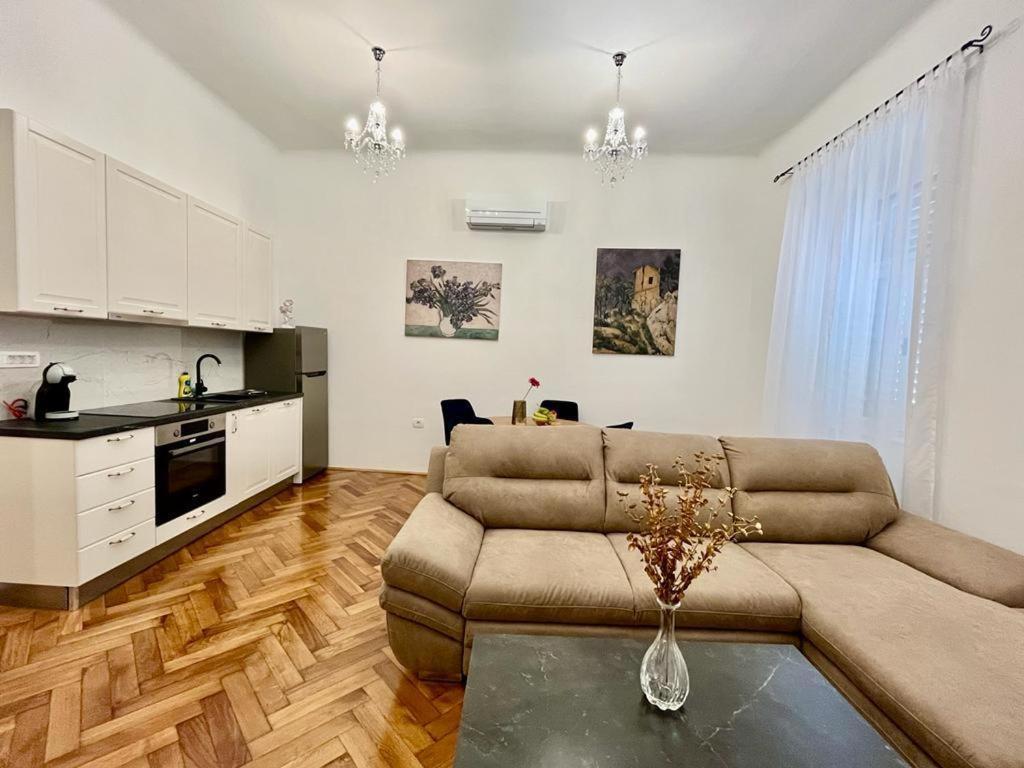 Lux Apartmans Apartment Pula Exterior photo